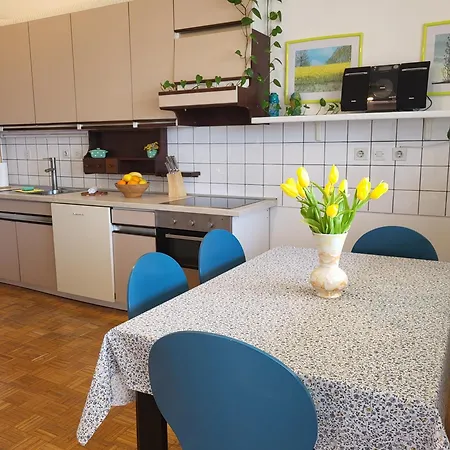 Apartment Beautiful In The Nicest Part Of Town