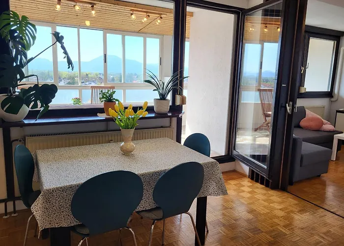 Beautiful In The Nicest Part Of Town Apartment *